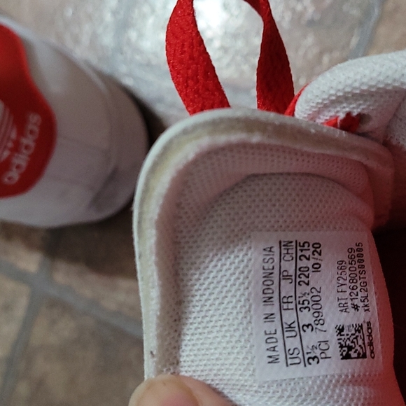 Adidas shoes - Picture 4 of 6